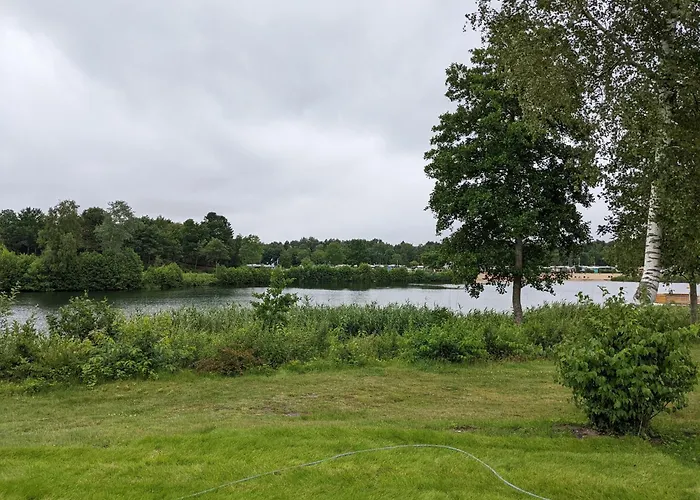 Kamp alanı Premiumwohnwagen Grauer Kranich Am Kransburger 43